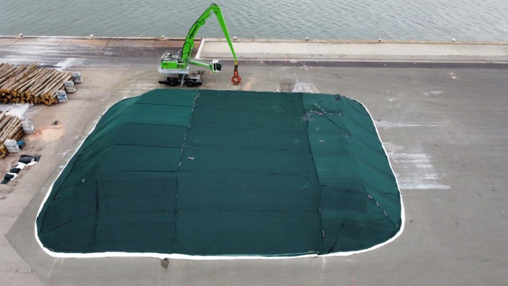 Salt pile cover using Netdown system - France